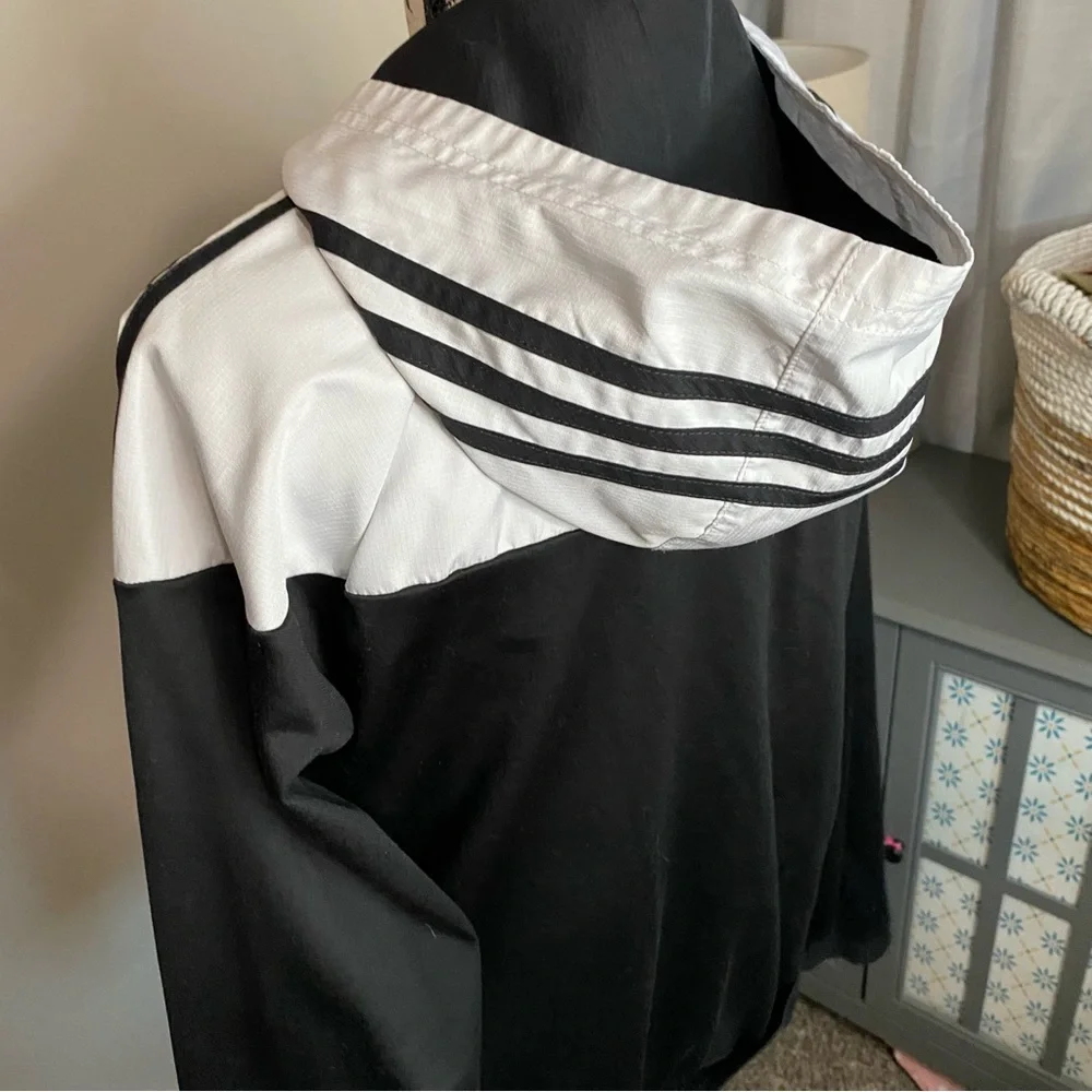 adidas classic stripe